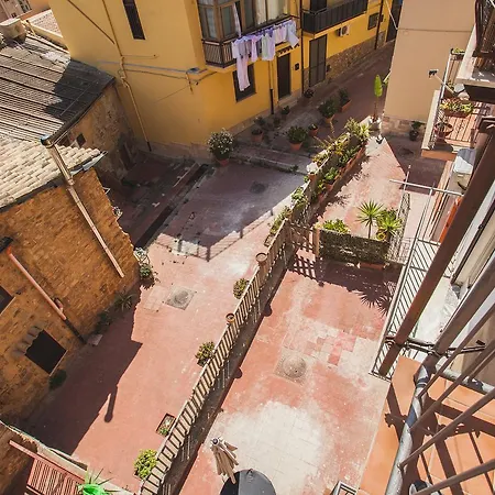 Cattedrale Bed & Breakfast 3*